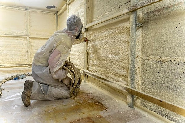 Proses menggunakan Polyurethane Foam Spray untuk insulasi thermal.jpg
