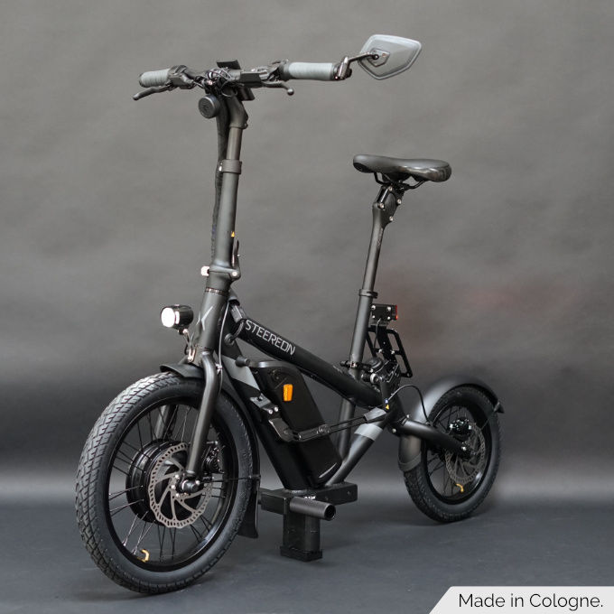 STEEREON C30 E-Bike-E-Scooter-Hybrid in der E-Scooteria Freiburg, schwarz, seitlich
