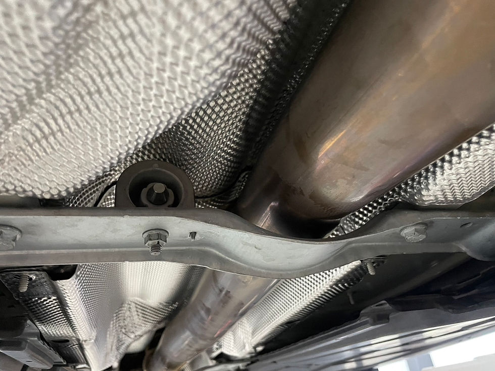 メルセデスベンツ/Mercedes-Benz/A45S/AMG/W177/アクラポビッチマフラー取付け/AKRAPOVIC/リアバンパー脱着/テールランプ脱着/カスタム/マフラー交換