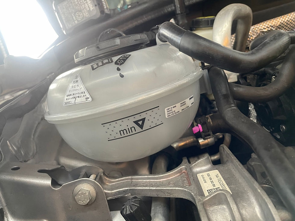 Audi/アウディ/A3/8V/サーモスタット交換/ウォーターポンプ交換/クーラントホース交換/Oリング交換/サブタンク交換/冷却水交換/冷却水漏れ/点検/修理/交換