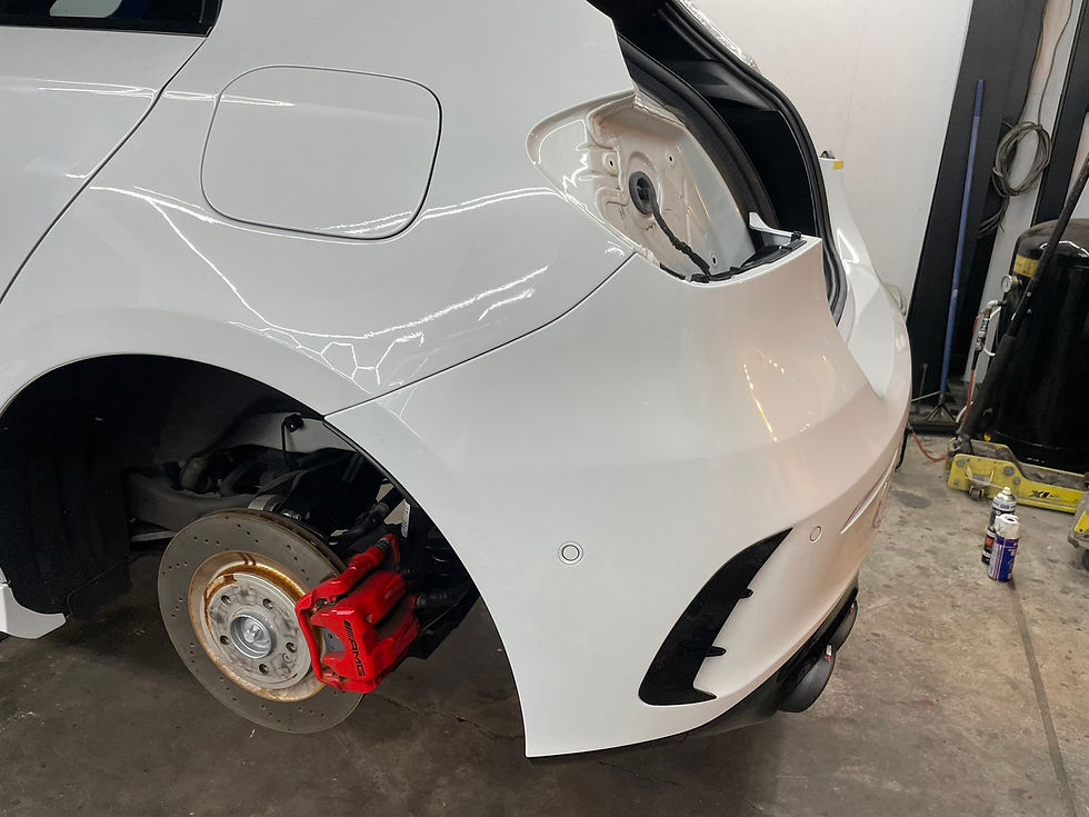 メルセデスベンツ/Mercedes-Benz/A45S/AMG/W177/アクラポビッチマフラー取付け/AKRAPOVIC/リアバンパー脱着/テールランプ脱着/カスタム/マフラー交換