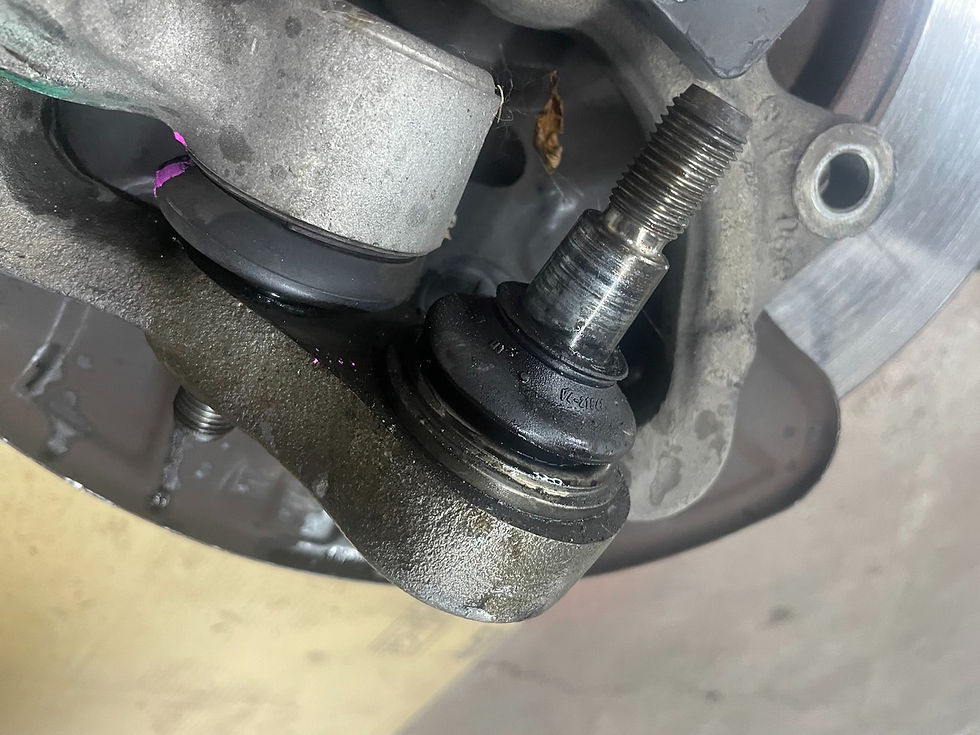 Mercedes-Benz/メルセデス・ベンツ/CLS350/W219/左右ロアアーム交換/左右ロアアームボールジョイント交換/左右ラジアスアーム交換/左右アッパーボールジョイント交換/ホイールアライメント/足回り異音/ブッシュ切れ/相模原