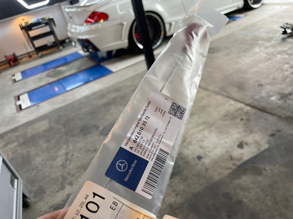 Mercedes-Benz/メルセデスベンツ/W212/前期モデル/E350/Bluetec/車検整備/インテークパイプOリング交換/キセノンバルブ交換/D1S/エンジンオイルレベルゲージ交換/ディップスティック交換/DPF再燃焼