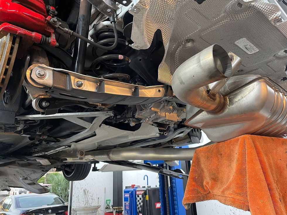 メルセデスベンツ/Mercedes-Benz/A45S/AMG/W177/アクラポビッチマフラー取付け/AKRAPOVIC/リアバンパー脱着/テールランプ脱着/カスタム/マフラー交換