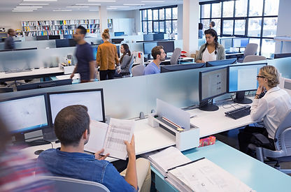 Las personas que trabajan en oficina abi
