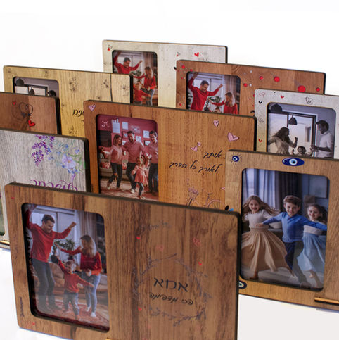 מעדים מעץ לתמונה