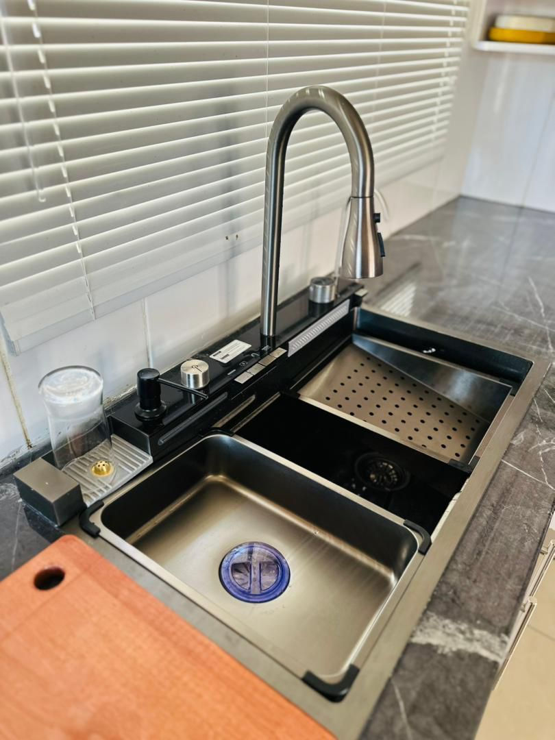 Thumbnail: VHB ZENX LUX – PRO 5 BUTTON SMART SINK