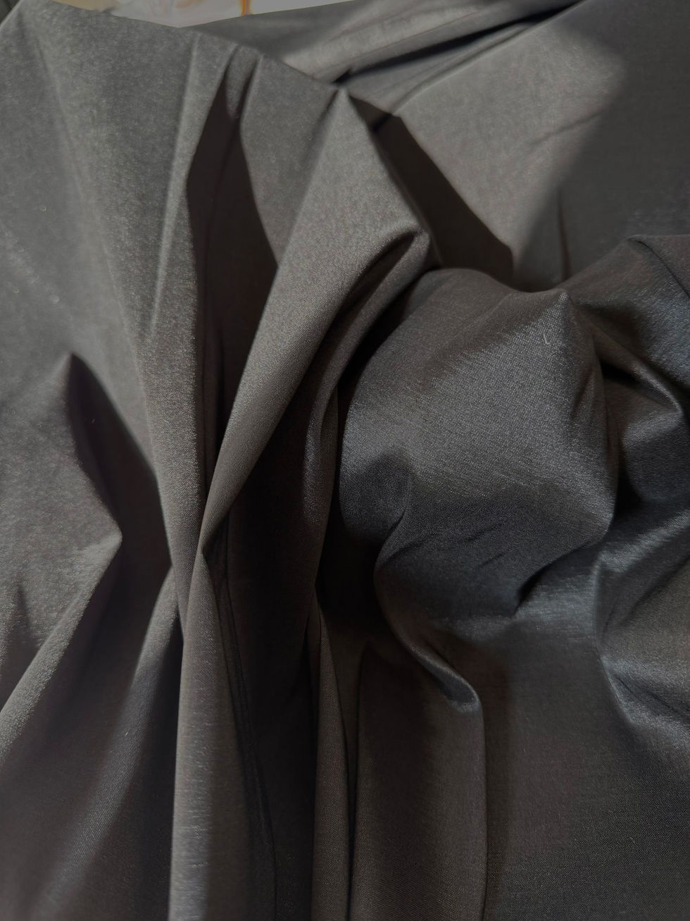 תמונה ממוזערת: בד טאפט בצבעים שחור ולבן