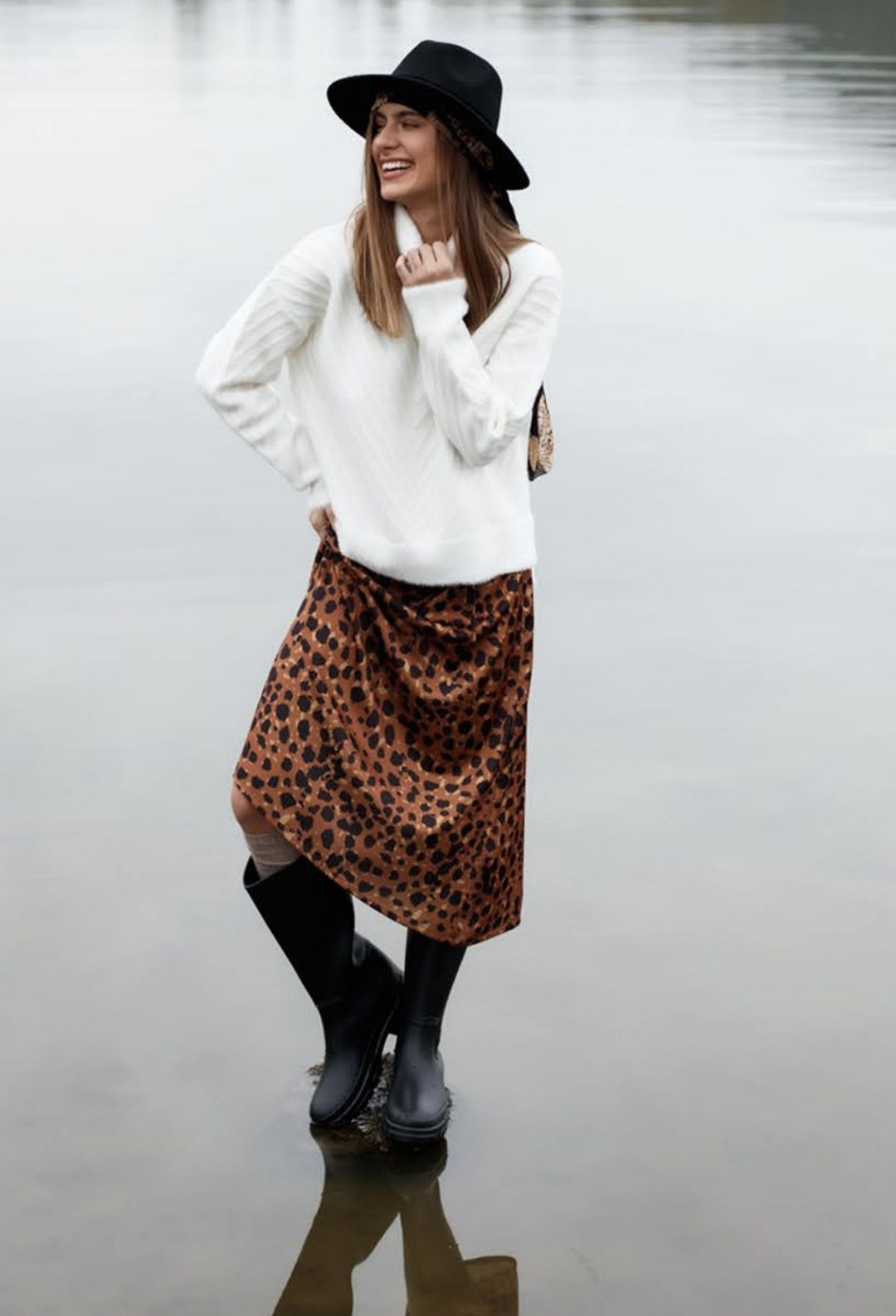 Falda print animal, lazo de lado y cremallera trasera  