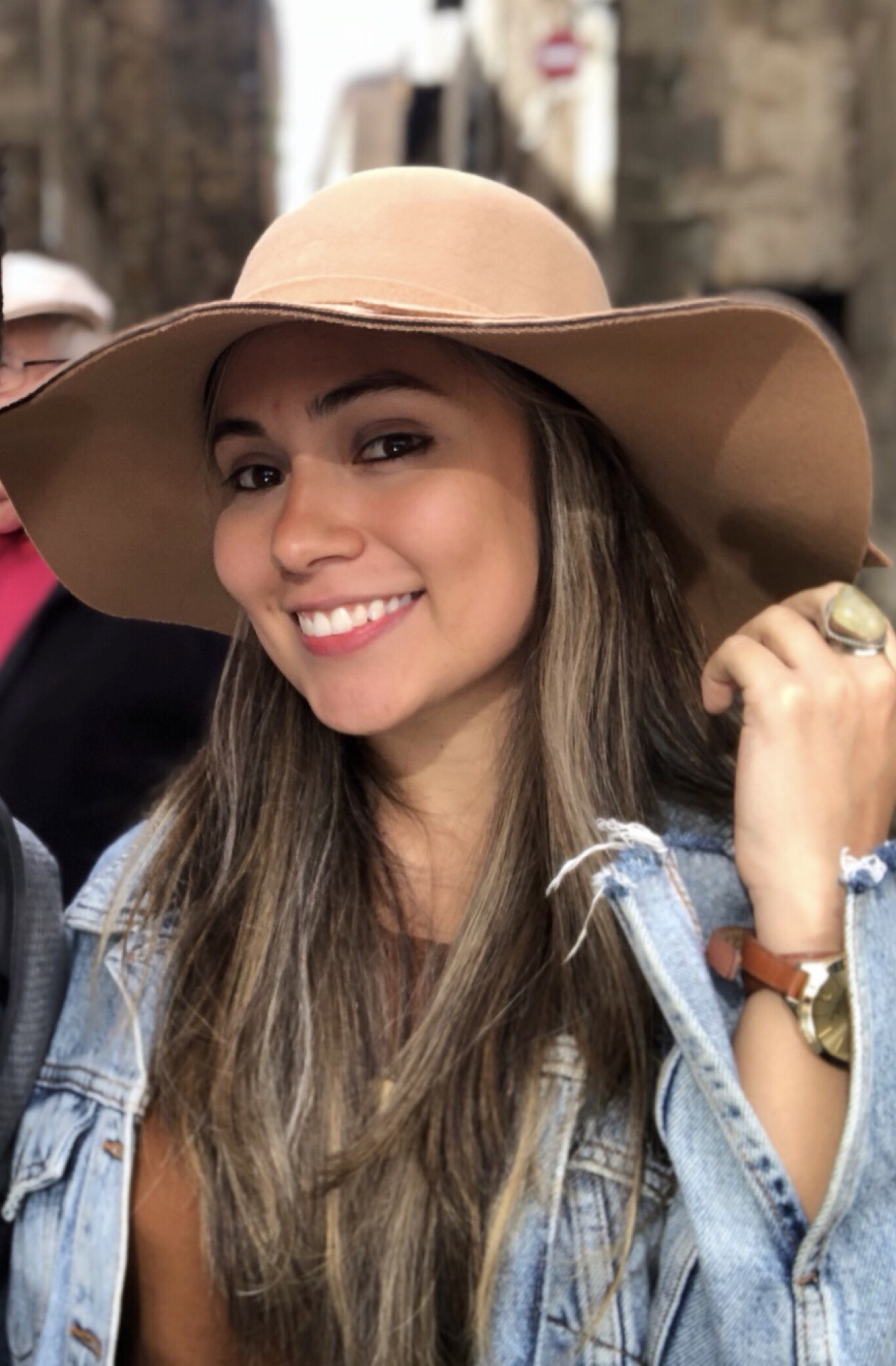 VANESSA DOMINGUEZ