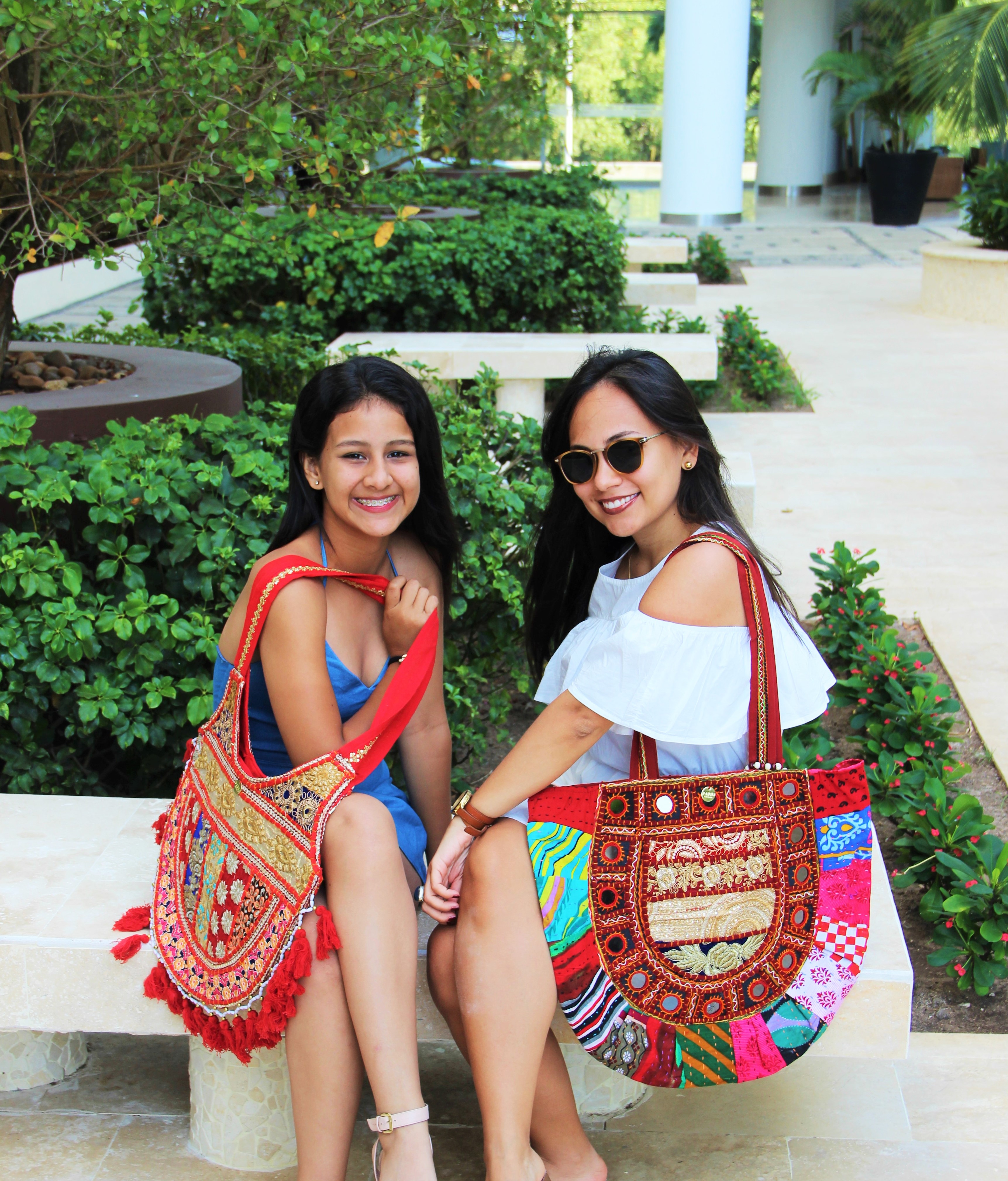 Tania Rojas y Vanessa Dominguez