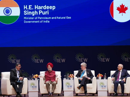 India’s Petroleum and Natural Gas Minister Hardeep Singh Puri and Canada’s Minister of Energy and Natural Resources Timothy Hodgson