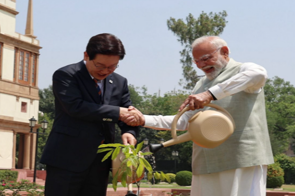 President Lee Jae-myung and Prime Minister Narendra Modi