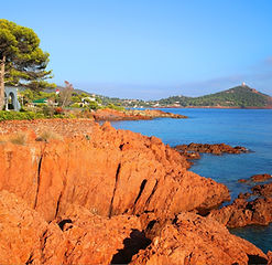 L-esterel-lieux-incontournable-du-tourisme-varois-lieu-d-exception-dans-le-var-.jpg