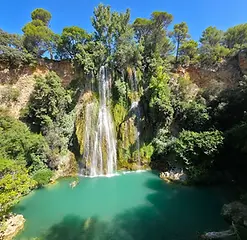 tourisme-varois-lieux-incontournables)sillans-la-cascade-var.webp