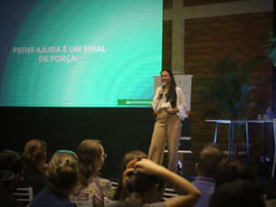 Palestrantes para empresas, Sabrina palestrante Mulher ao palco para SIPAT Kepler sobre Saúde Mental