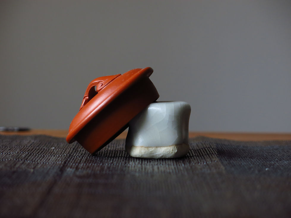 Thumbnail: Pottery Lid Stand