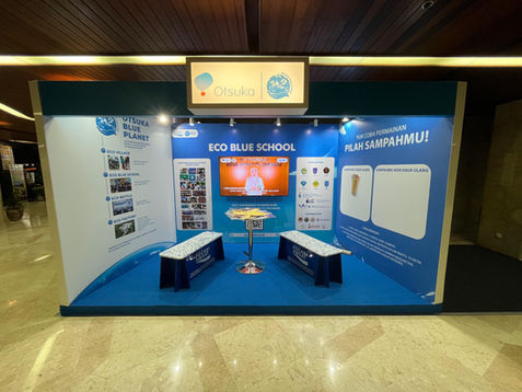 POCARI SWEAT ECO BLUE SCHOOL BOOTH 
