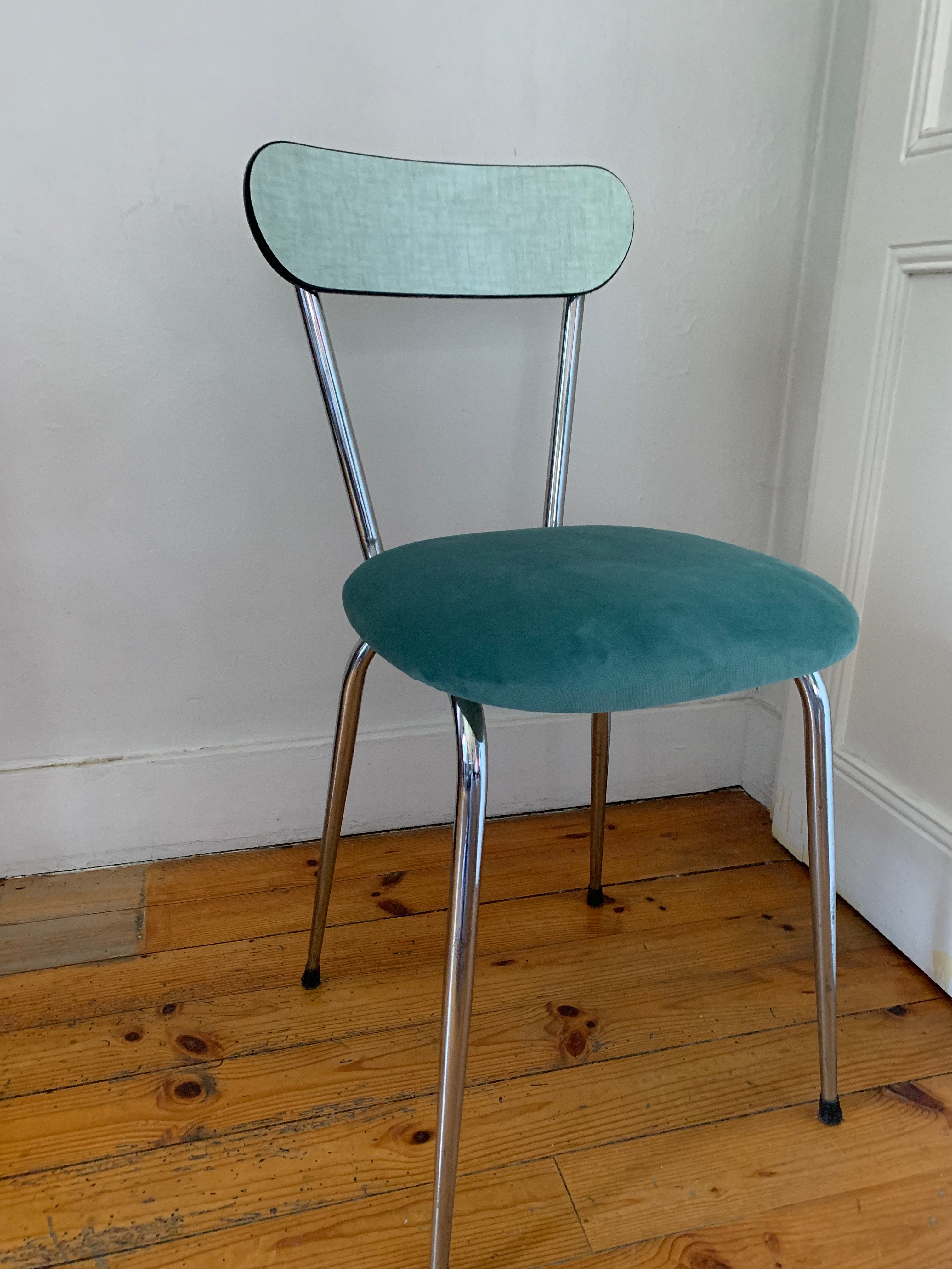 Chaise formica verte