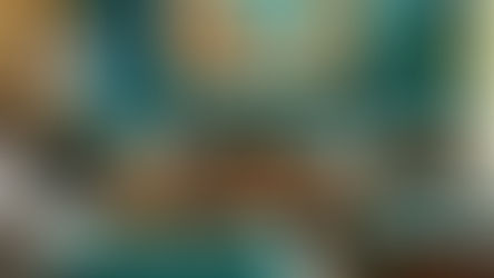 Интериорен Дизайн - разкриване на магията: Включване на Panton Colors 2025 във вашата палитра от ярко наситени цветове комбинирани с Мока Мус - Шоколадово Кафяво
