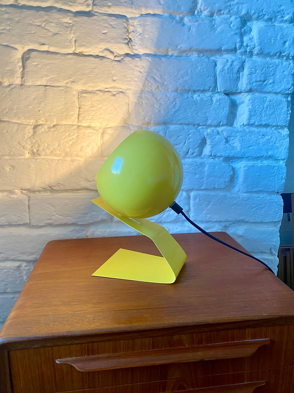 Thumbnail: Bella lampada italiana in stile Space Age