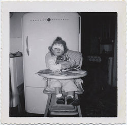 fp3683(Baby_HighChair_BandagedHead)