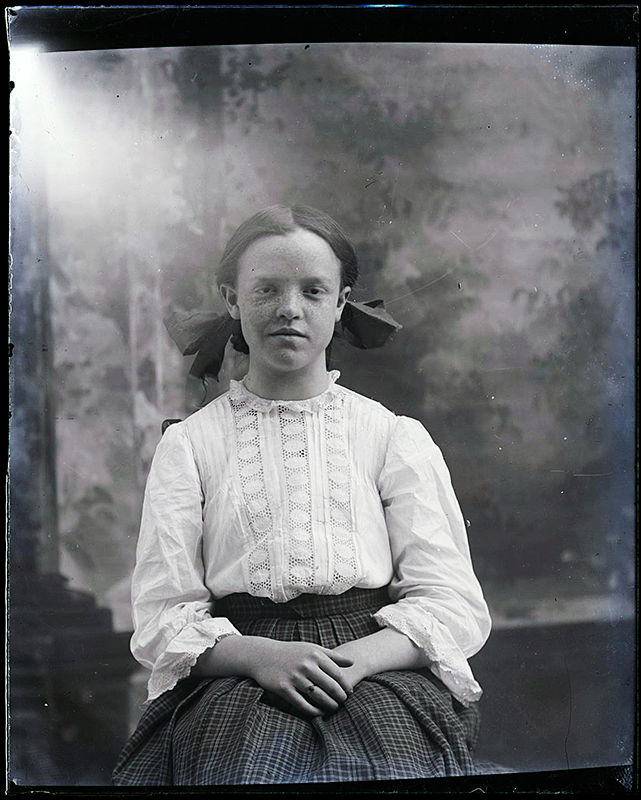 4X5 GLASS NEGATIVE STUDIO SHOT PRETTY GIRL FRECKLES and BOW