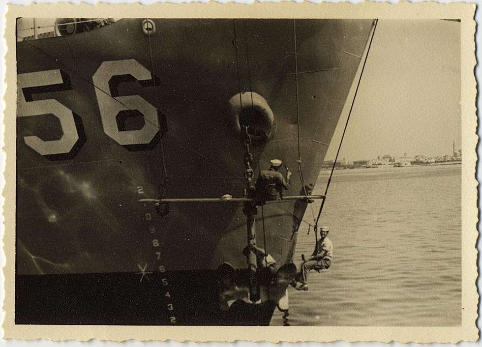 FEARLESS SAILORS DANGLE off PROW CLEAN HULL & ANCHOR of BATTLESHIP CAPTION
