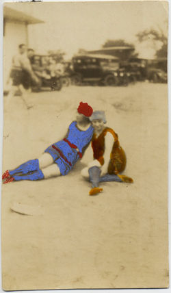 fp11969(Tinted-Women-Beach)