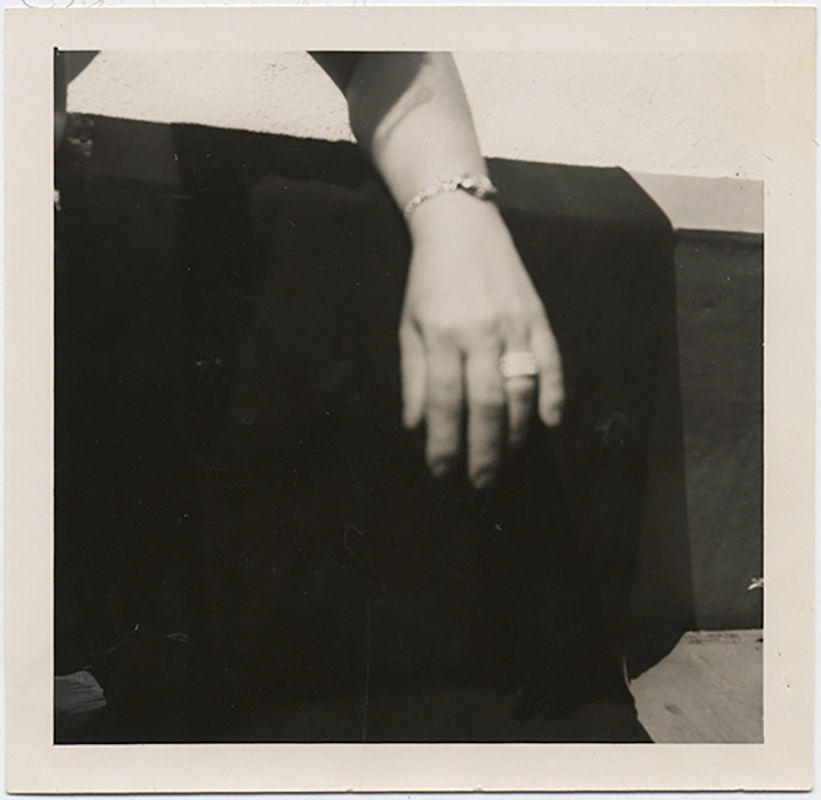 Thumbnail: The WEDDING RING Diptych HAND SHOWS OFF BIG DIAMOND? RING & BLURRY SOLO RING pi