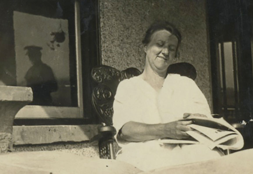 Thumbnail: Lovely READER on the PORCH with SHADOW!