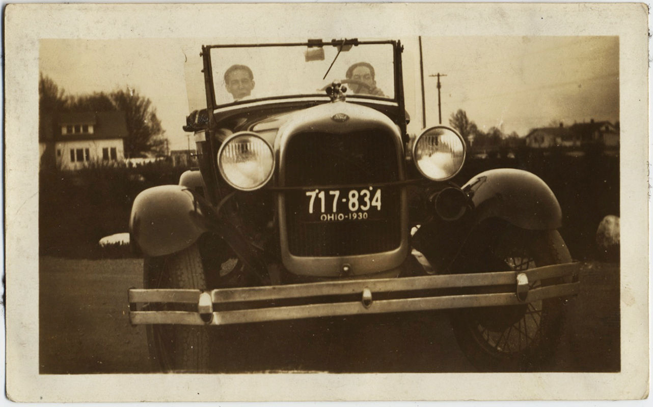 STUNNING EARLY MOTORISTS behind the WHEEL of VINTAGE CAR w OHIO PLATES DYNAMIC