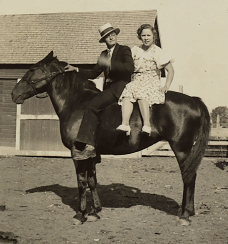 Thumbnail: TONY & TINA BEFORE THE WEDDING? on HORSEBACK TINA ABDUCTED!
