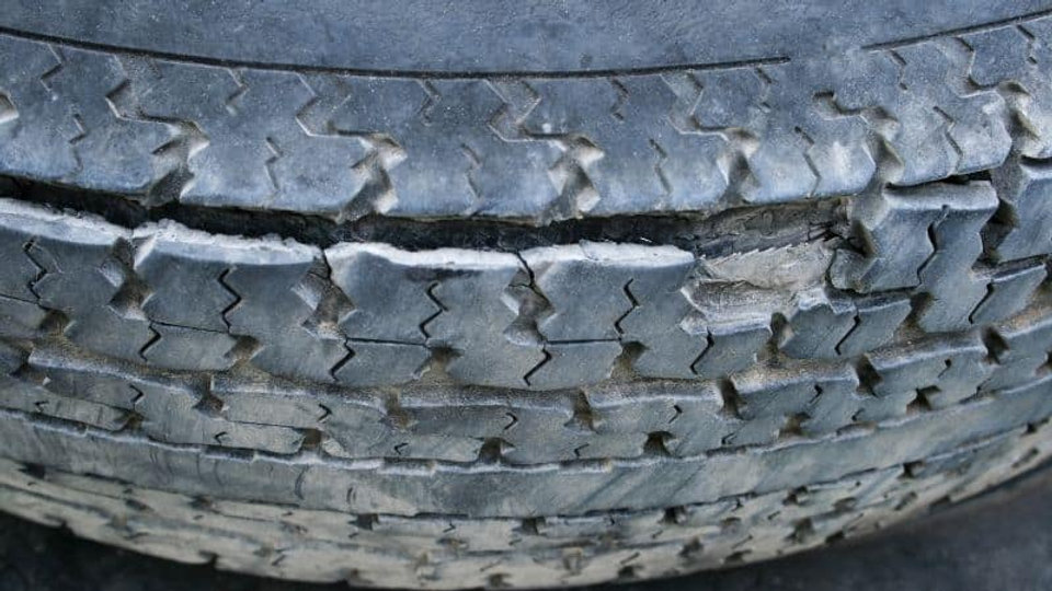 Solving a Tire Belt Issue How To Quickly and Easily Fix a Broken Tire