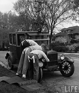 1927_Model_A_Des_Moines.jpeg