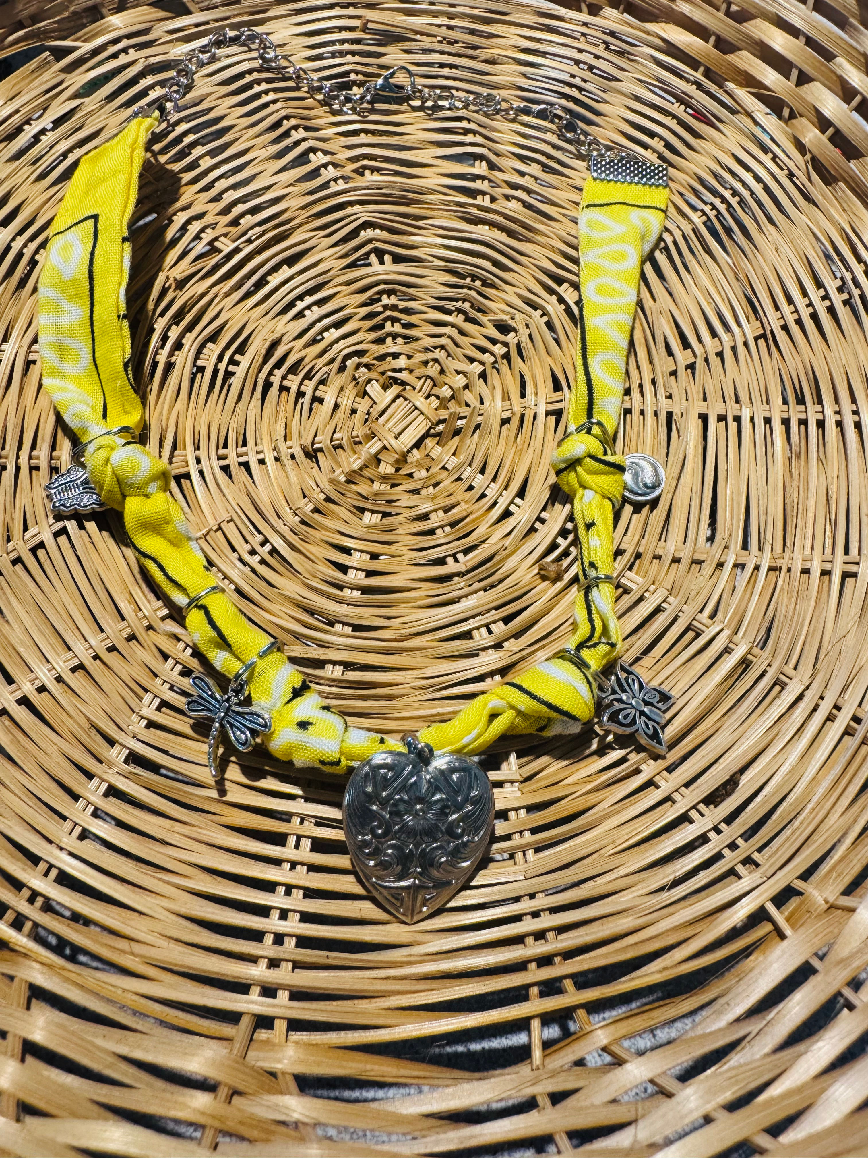 Bandana - Yellow lucky silver