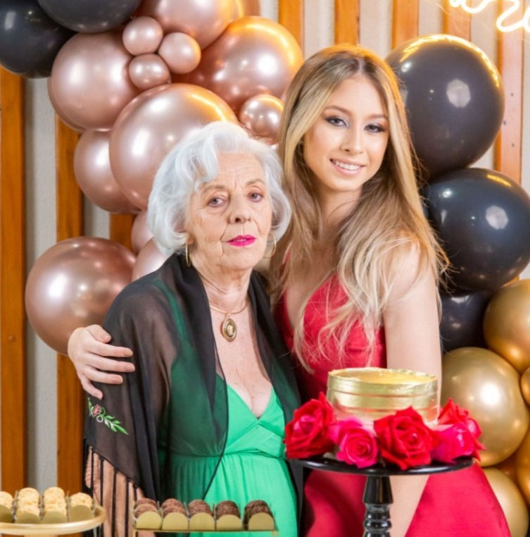 A mulher não fica menos bonita à medida que envelhece!