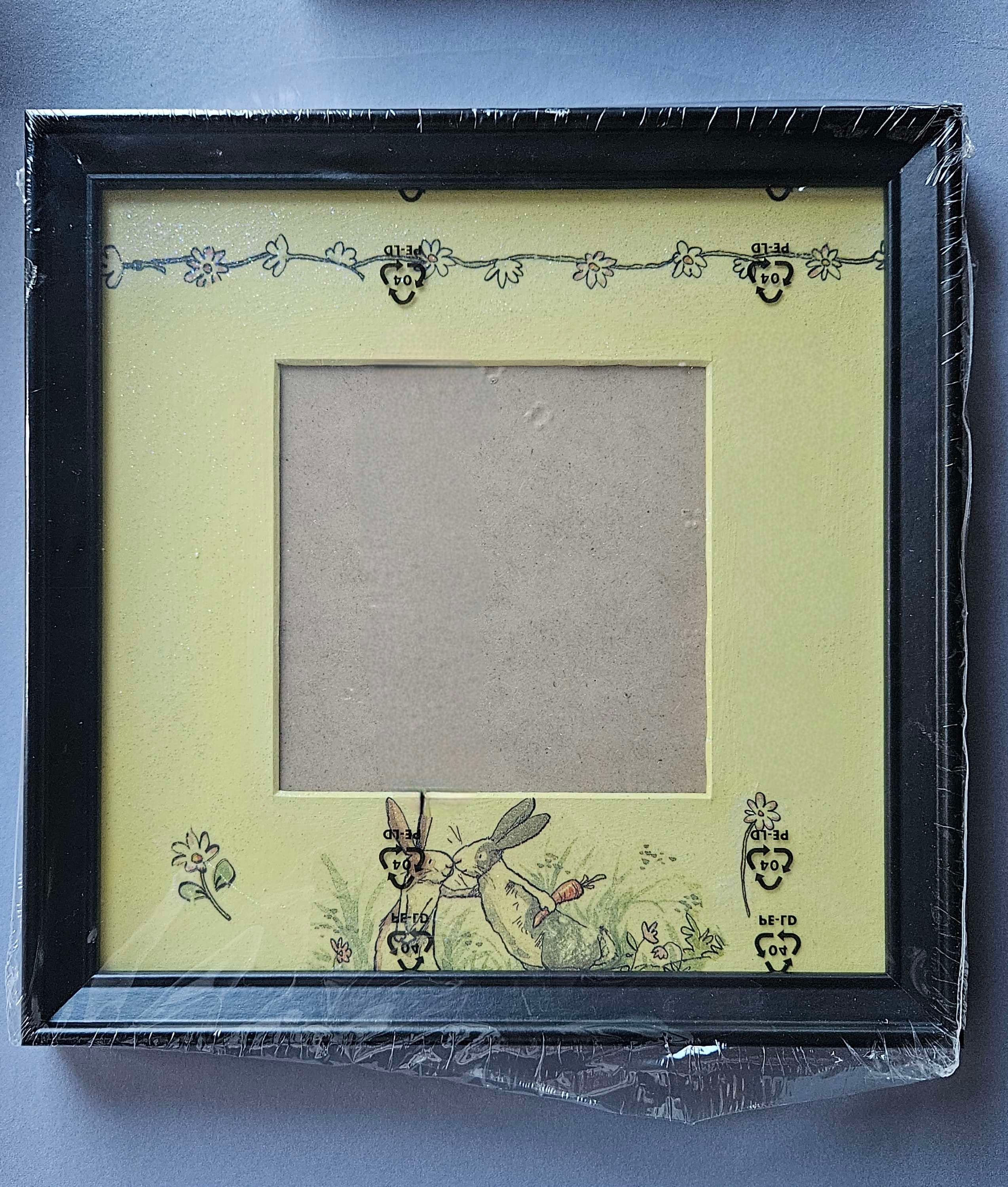  Decopage mount with bunnies 23x23