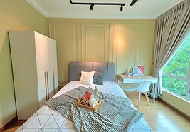Room1 (15)_edited.jpg