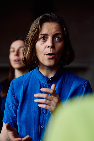 Sangsession med Nini Julia Bang – individuel teknik og kropslig nærvær