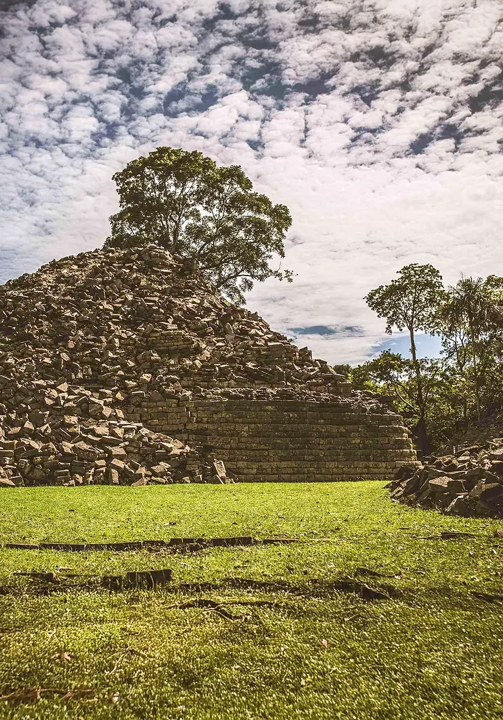 Nim Li Punit ruins at luxury Belize Eco-lodge Copal Tree Lodge.webp