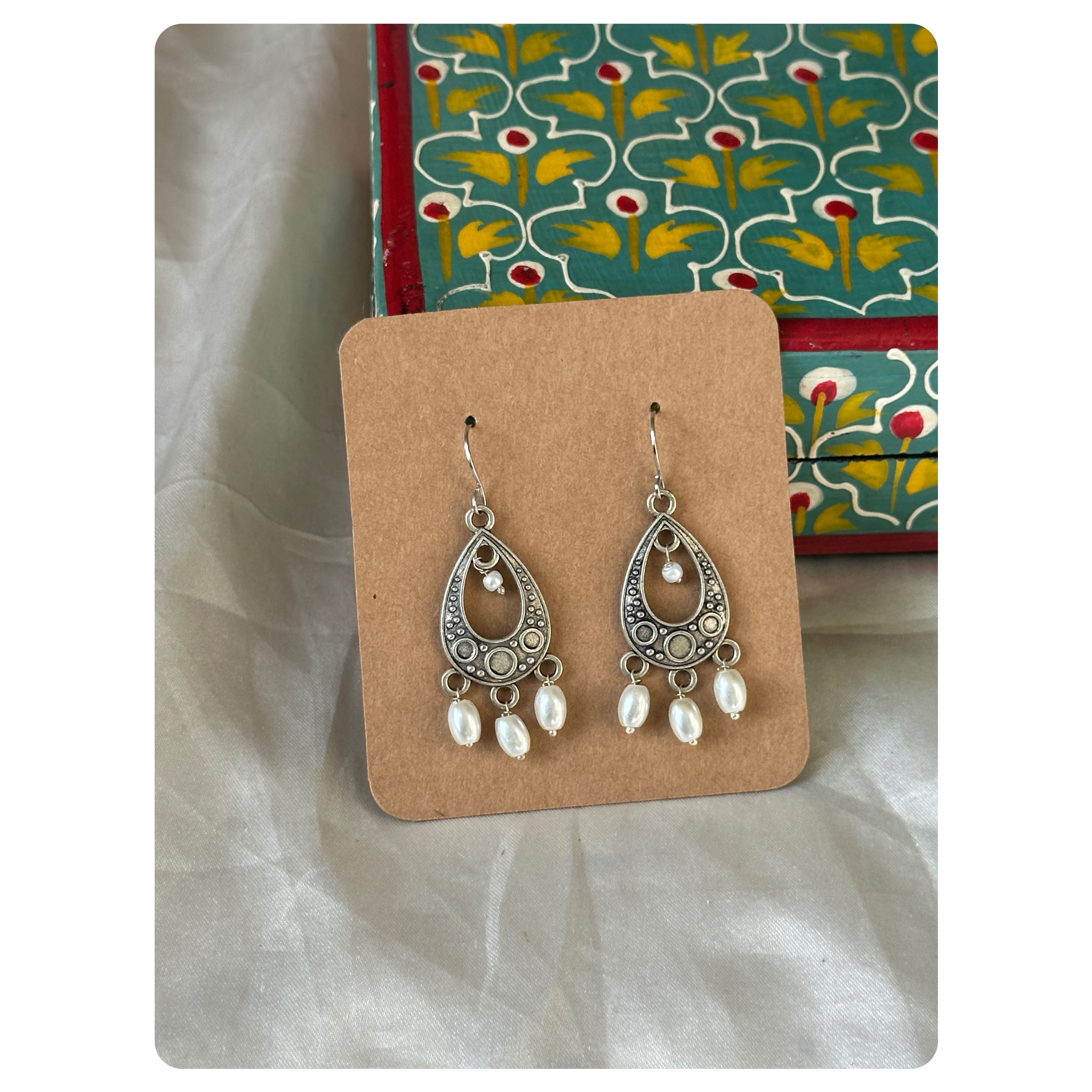 Silver Toned Rice Pearl Balis
