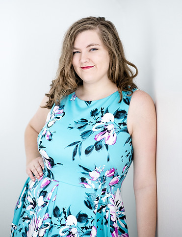 Jennifer Headshot 2019 Summer Square Web.jpg