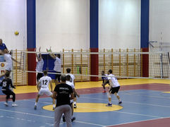 Volejbalisti na úvod súťaže s päťbodovým úlovkom, zdolali súpera z Nového Mesta