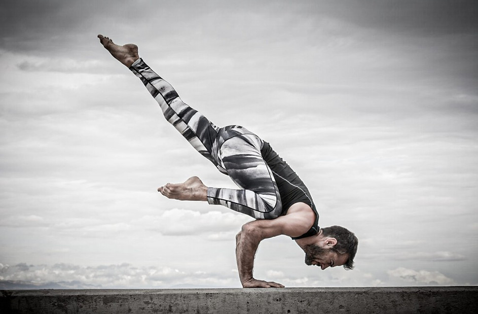 aka pada bakasana.JPG