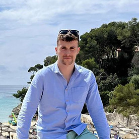 Julien Apolit_edited.jpg