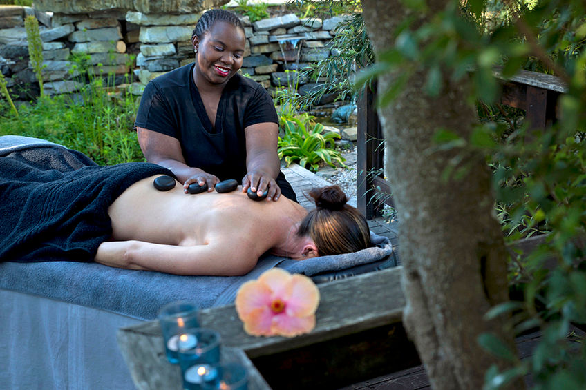 out-doors-private-deck-massage-at-kanonkop-house-knysna