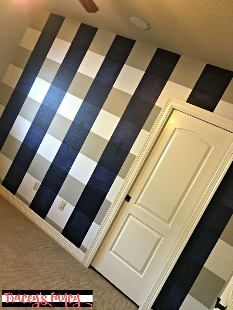How to Paint a Buffalo Check Wall | Tracey's Fancy
