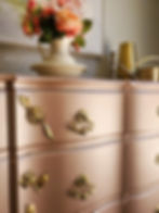 Black Glaze for dimension with gold leaf : The Difference Between Furniture Wax and Glaze