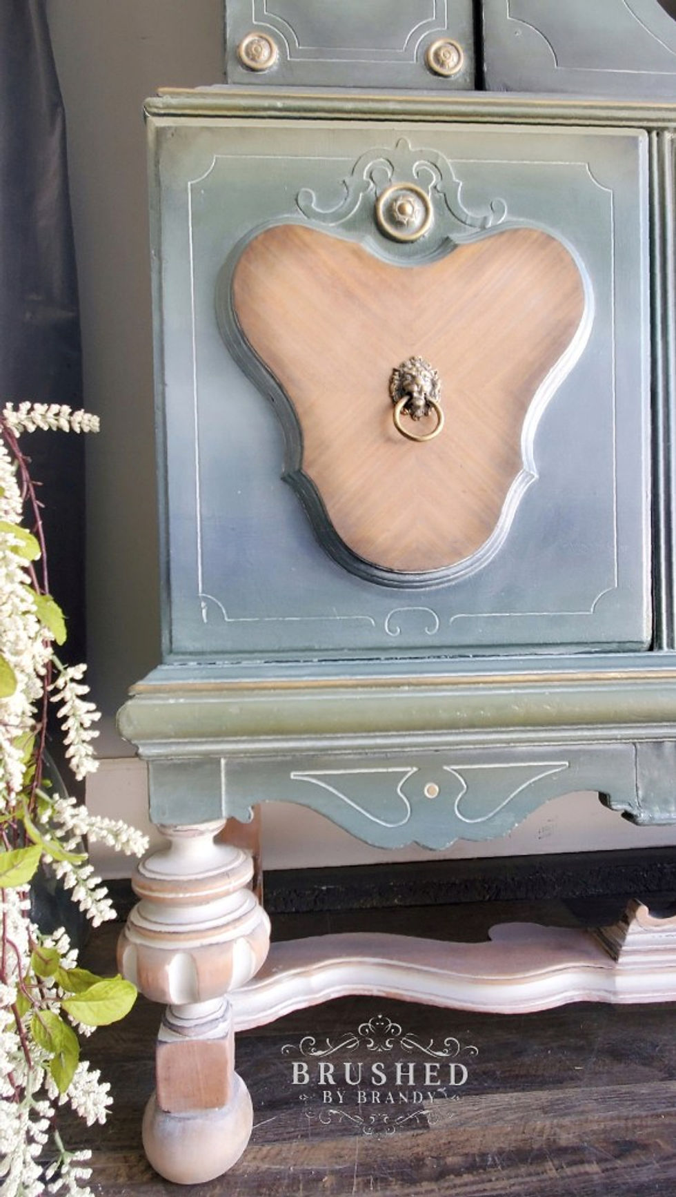 White Wax to soften paint colors and gather in crevices : The Difference Between Furniture Wax and Glaze